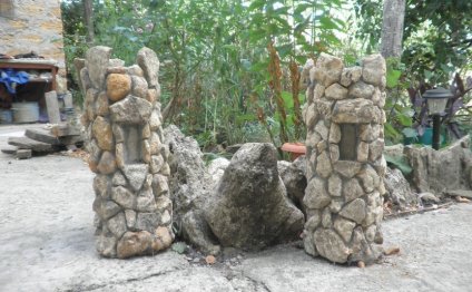 Hands Of The Hips With Their Hands To Give